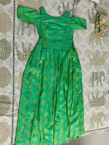 Beautiful Green Ethnic crop top and skirt.🌿✨💚