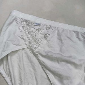 Comfortable 🪔White Briefs with Lace Detail