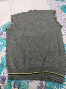 Gray Sleeveless Sweater Vest
