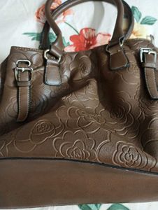 pure leather hand bag in very good condition