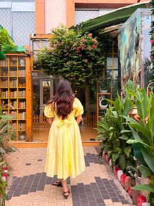 Chic Butter Yellow Puff Sleeve Midi Dress