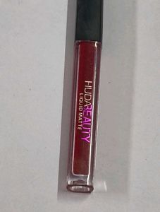 Huda Beauty Liquid Matte Lipstick
