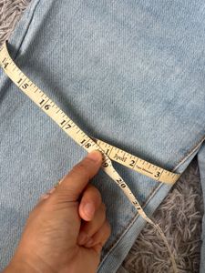 Light Wash Frayed Hem Jeans