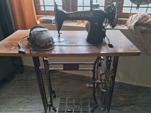 USHA -SEWING MACHINE WITH COVER