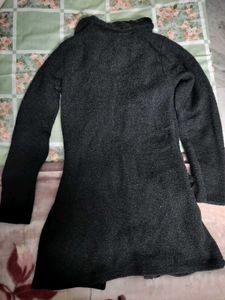 Trendy black Sweater/Cardigan