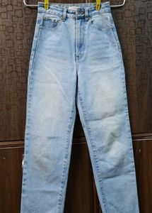 Hey!👋 I'm Selling a High Waist Blue Color Jeans.