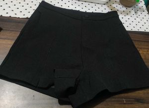 Chic Black High-Waisted Shorts