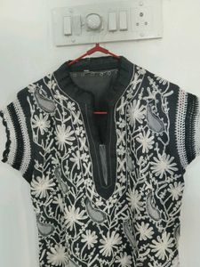 Black Kashmiri threadwork kurta