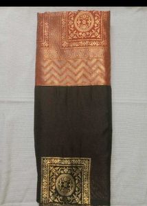 Elegant Ethnic Pattu Border  Saree With Blouse