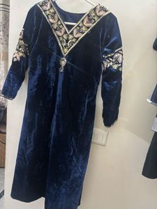Vastra Official Elegant Navy Blue Velvet Kurta Set