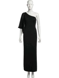Elegant Black One-Shoulder Maxi Dress