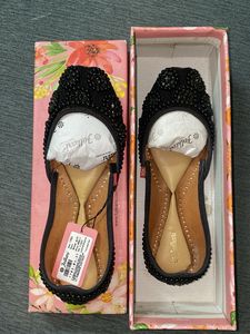Genuine leather Black studded Juttis