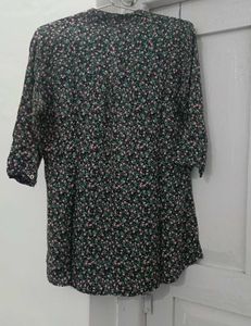 Chic Floral Print short kurta/top