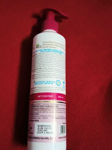Mamaearth Onion Hair Fall Control Shampoo