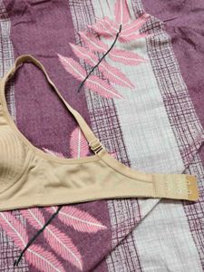 Everyday Nude Bra ( Never worn, wireless )