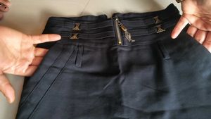 Chic Black Mini  pencil Skirt