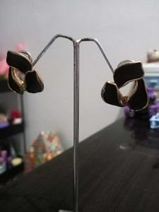 Elegant Black and Gold Earrings
