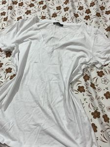 ZARA Classic White V-Neck T-Shirt