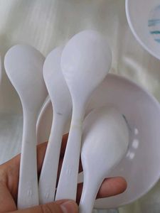 4 Bowl N Spoons