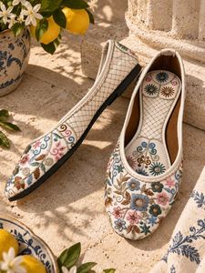 Imported Pinterest Punjabi embroidered jutti