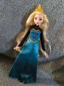 Disney Frozen Elsa Doll
