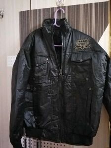 Stylish Black Puffer Jacket with Hood