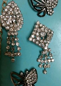 Charming Set of 4 Stylish Brooches 😍