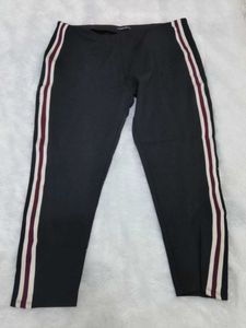 Black capri Leggings with Side Stripes