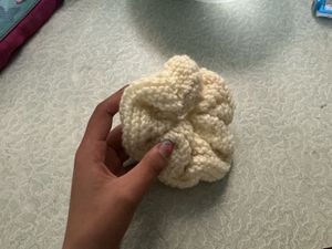 Chunky Knit Scrunchie - Cream