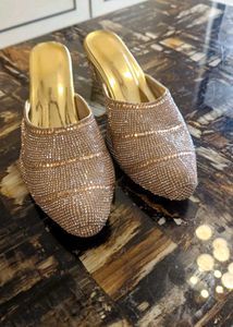 Sparkling golden diamond work heels