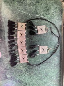 Necklace &amp; Earring Set