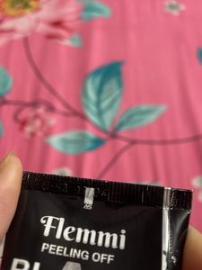 Flemmi Peeling Off Mask
