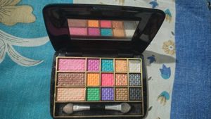 Blue Heaven Eyeshadow Palette &amp; Eyeliner