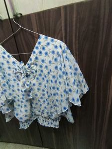 Chic Floral Print V-Neck Top