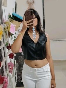 Sleek Black Faux Leather Zip-Up Crop Vest