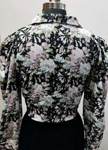 Floral Print Twist Front Top