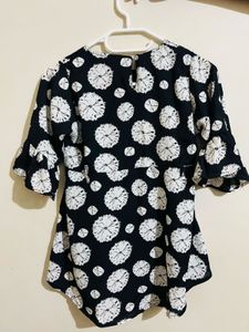 Stylish Black &amp; White Top
