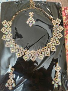 Stunning Rhinestone Jewellery Set