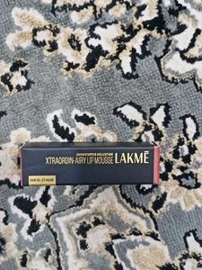 Lakme Xtraordin-Airy Lip Mousse