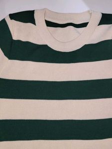striped polo crop top!!🩶