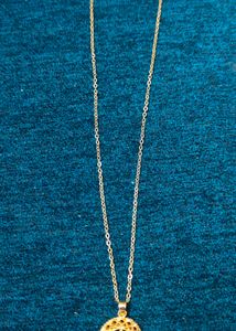 Elegant Gold plated Chain with Round Pendant