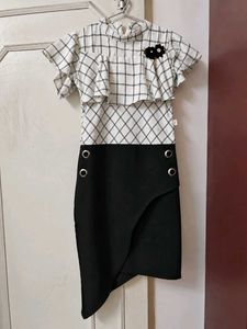 Women Stylish Black &amp; White Geometric Dress
