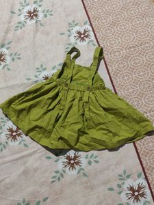 green dress