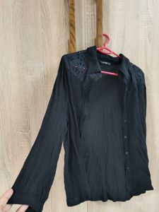 Chic Black Embroidered Long Sleeve Top