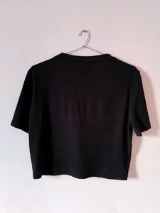 Classic Black Cropped T-Shirt