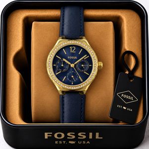 Fossil Elegant Chronograph-Style Leather Watch