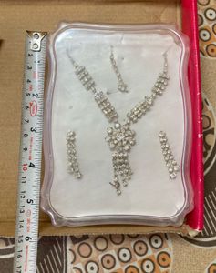 Stunning Rhinestone Jewellery Set