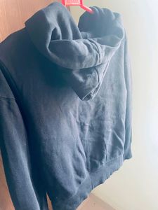 fashionable Black Hoodie For College And Winter
