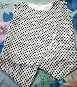 Cute White Top Bust Size Is 32