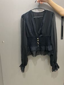 ruffle sleeves body fitted top